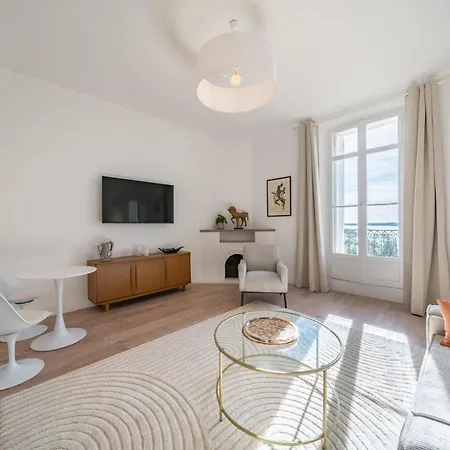 Appartement Sublime Fully Renovated One Bedroom With Sea View *