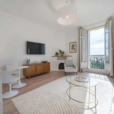 Sublime Fully Renovated One Bedroom With Sea View Apartament *