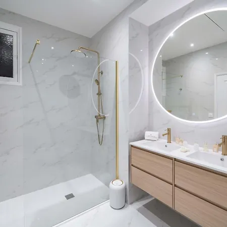 Sublime Fully Renovated One Bedroom With Sea View Appartement