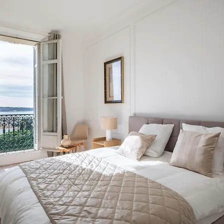Apartament Sublime Fully Renovated One Bedroom With Sea View
