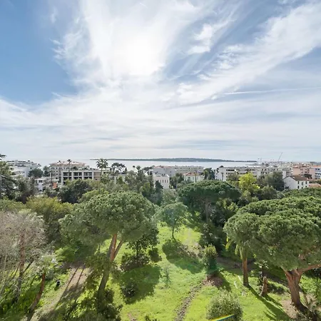 Sublime Fully Renovated One Bedroom With Sea View Appartement